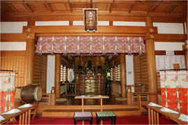 写真: 我孫子総鎮守柴崎神社の拝殿